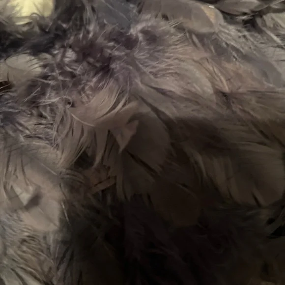 Elegant Feathered Clutch in Gray and Black - Picture 4 of 5